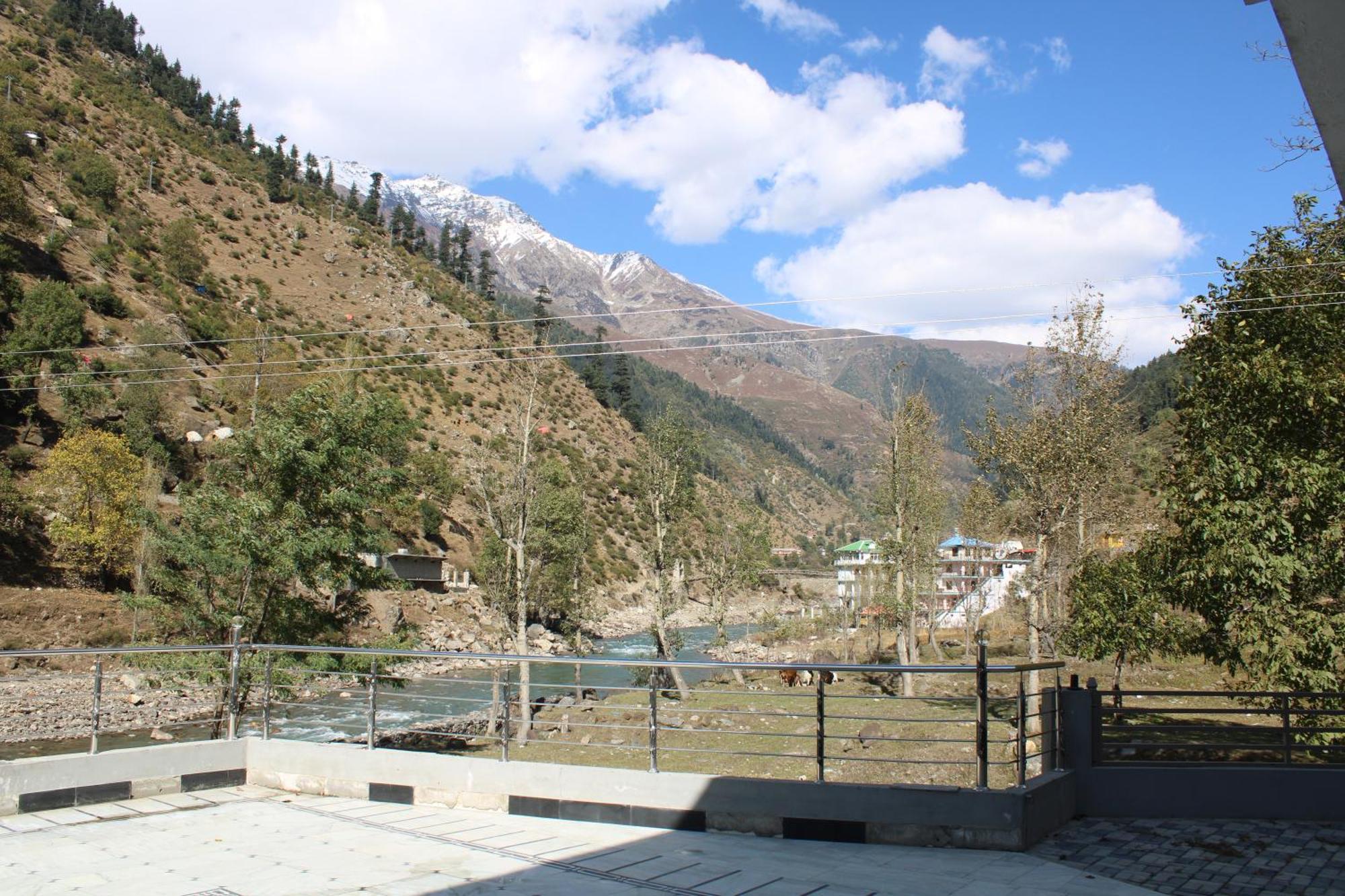 River Garden Hotel And Resort Naran Exterior photo