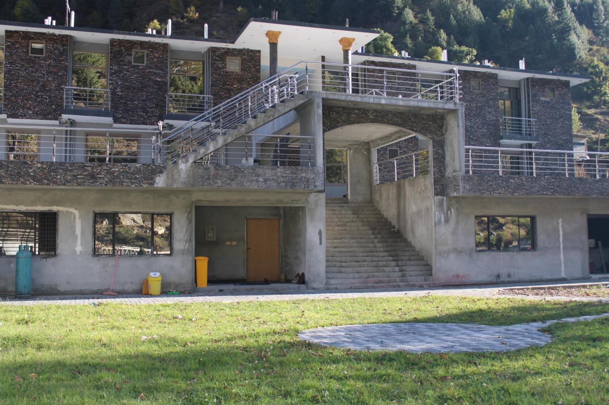 River Garden Hotel And Resort Naran Exterior photo